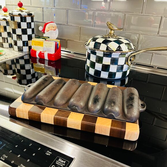 Vintage 7 stick cast iron cornbread pan - Picture 8 of 9